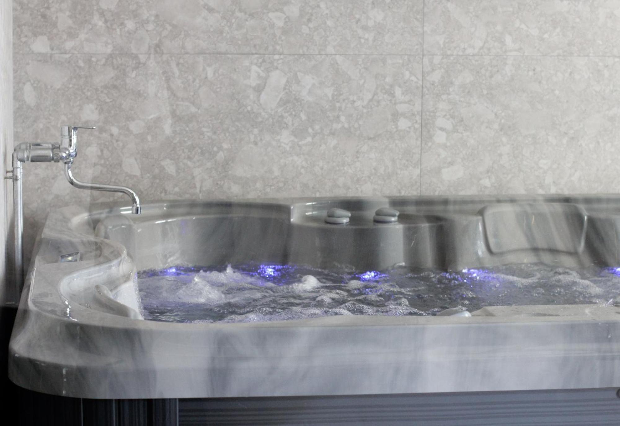 גולם Compas Boutique Hotel מראה חיצוני תמונה
