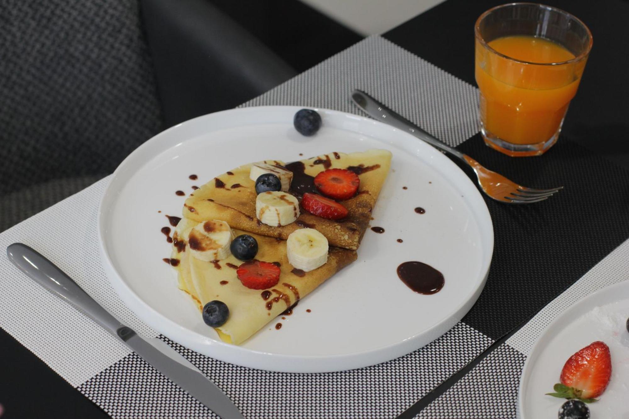 גולם Compas Boutique Hotel מראה חיצוני תמונה